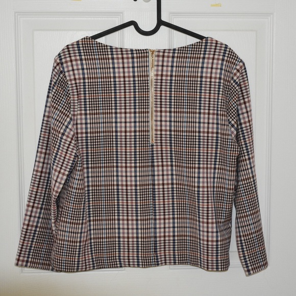 Belle Vere Women’s plaid/tartan top - Picture 2 of 2